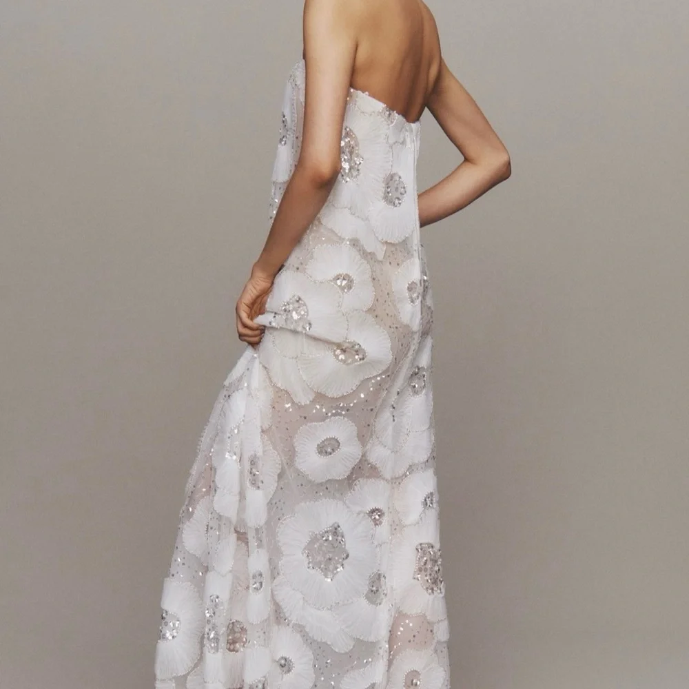 Elegant Floral Maxi Dress - Picture 4 of 10